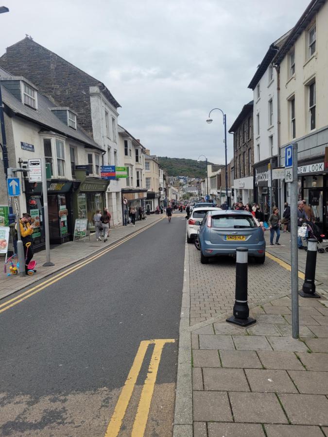 Large 5 Bed Town-Centre Home Close To The Beach, Sleeps 9 Aberystwyth Bagian luar foto