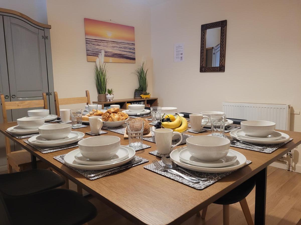 Large 5 Bed Town-Centre Home Close To The Beach, Sleeps 9 Aberystwyth Bagian luar foto